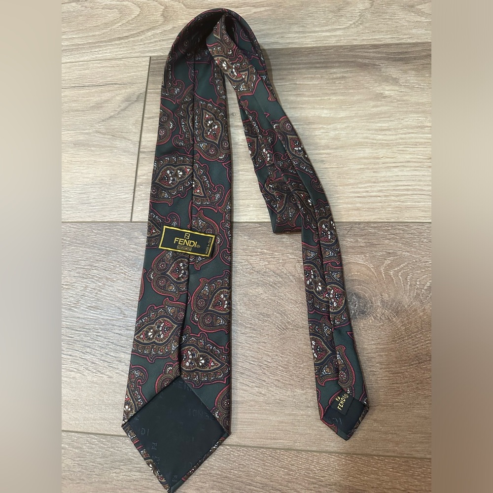 Fendi Men’s Silk Paisley Tie